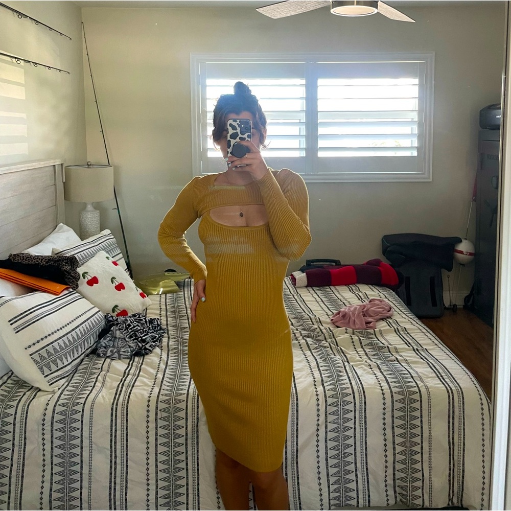 Mustard yellow knit dress! Never worn - House of Harlow